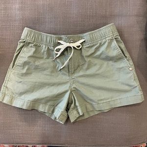 Vuori Ripstop Shorts in Army Green